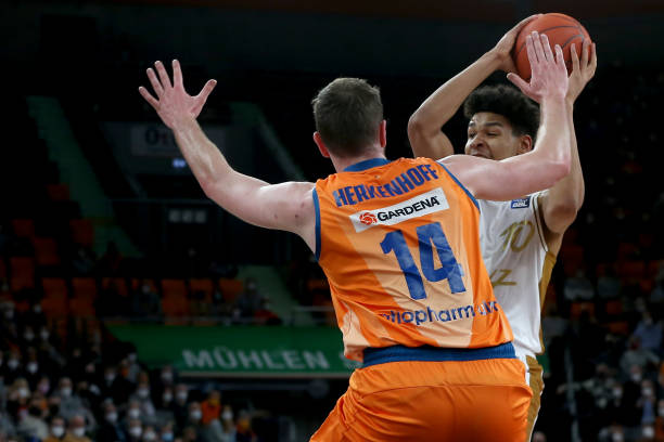 换人调整和 换人调整和