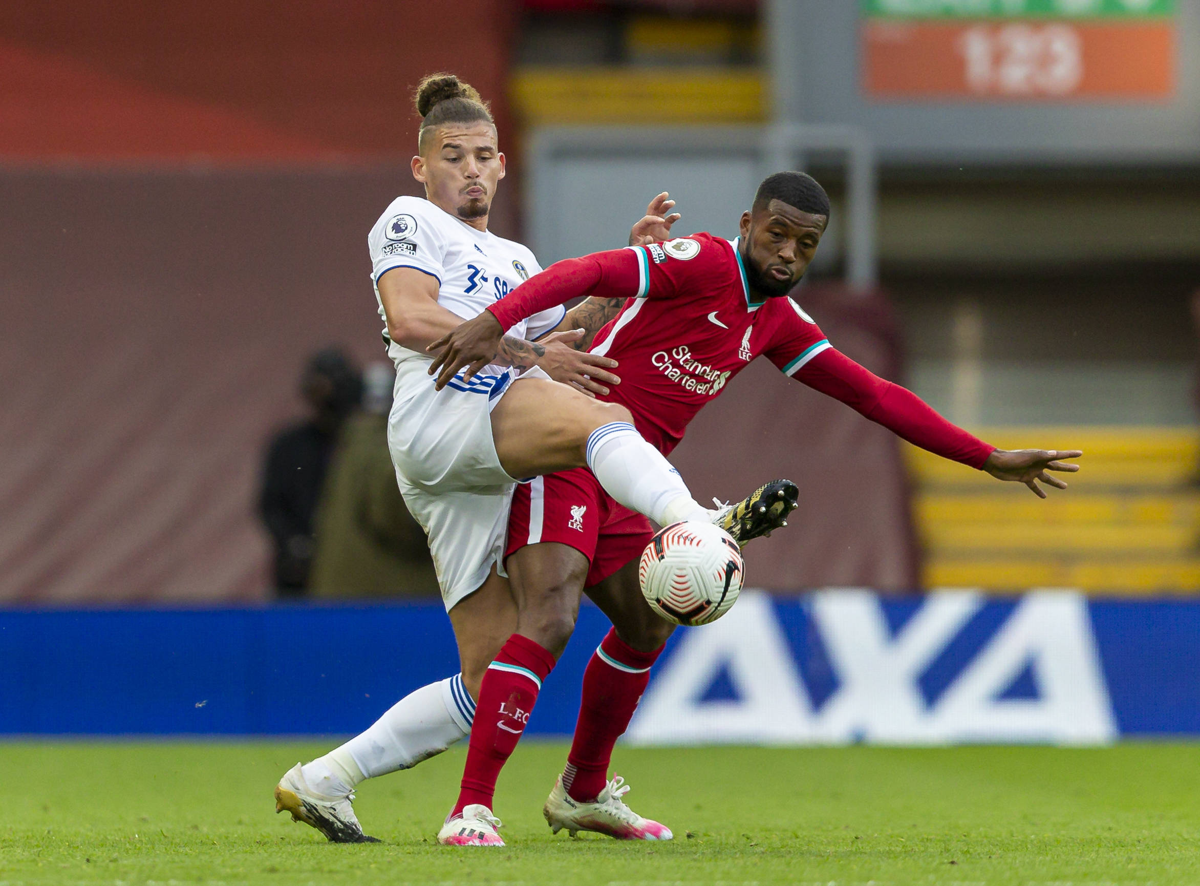 的对抗中 的对抗中