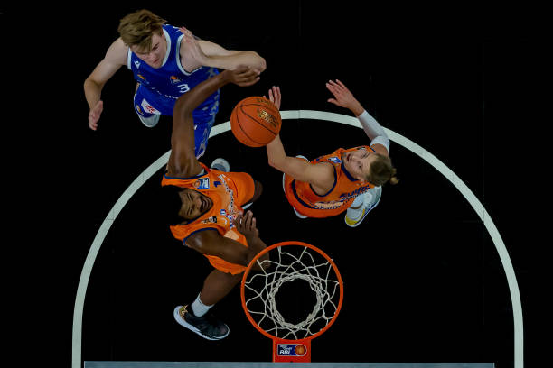 绕他展开 绕他展开